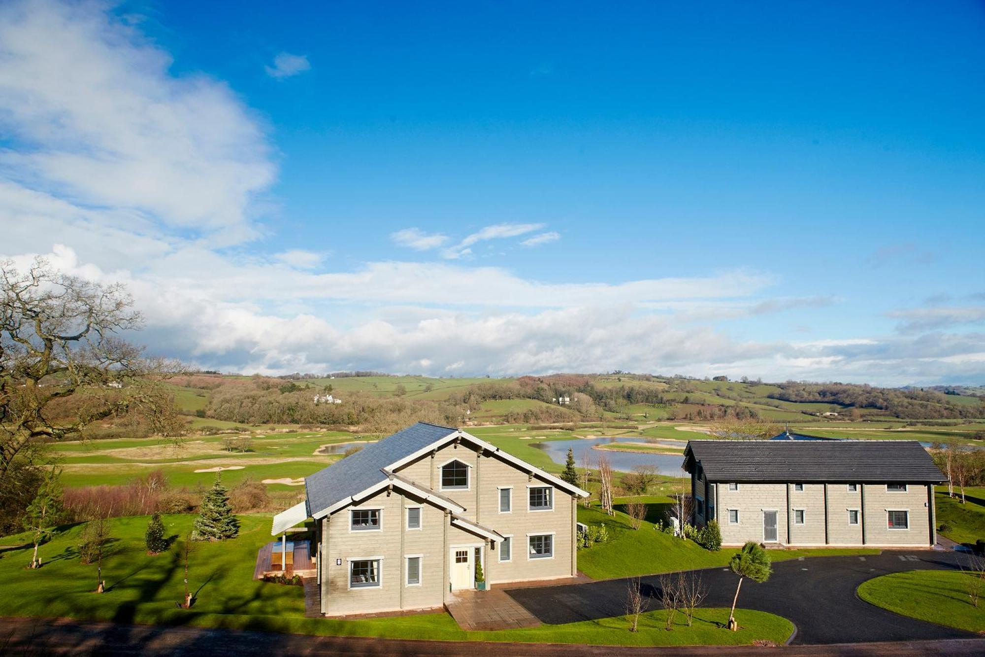Hunter Lodges By Celtic Manor 뉴포트 외부 사진